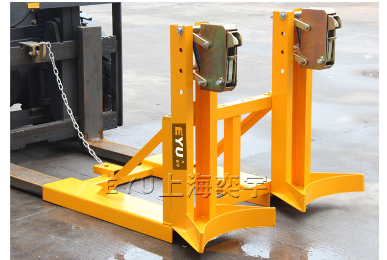 輕型門(mén)架式叉車(chē)鷹嘴油桶夾