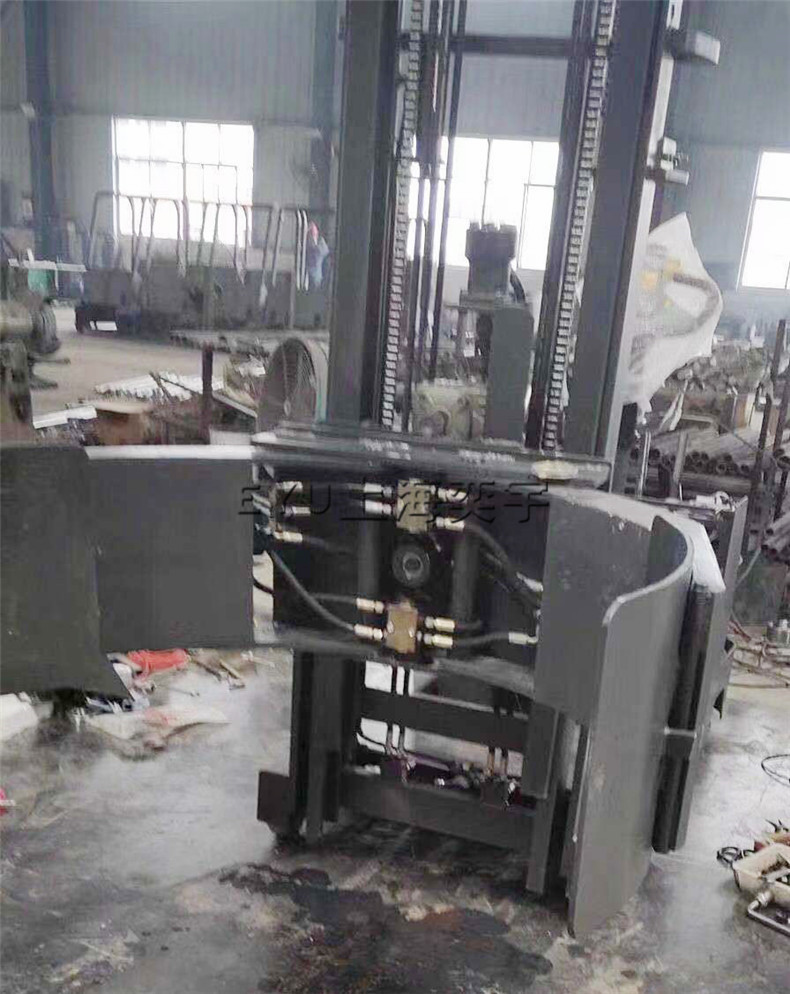 加寬腿電動(dòng)翻轉(zhuǎn)紙筒夾抱車